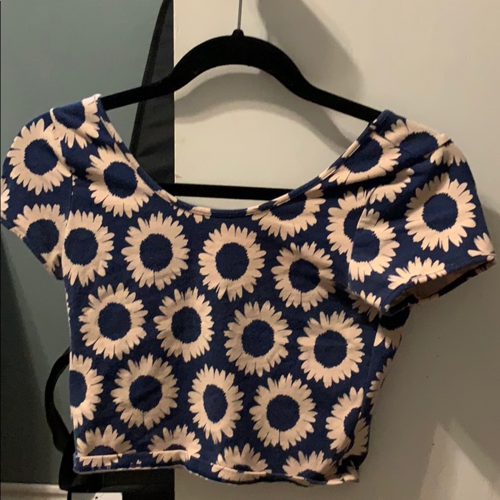 Daisy crop top